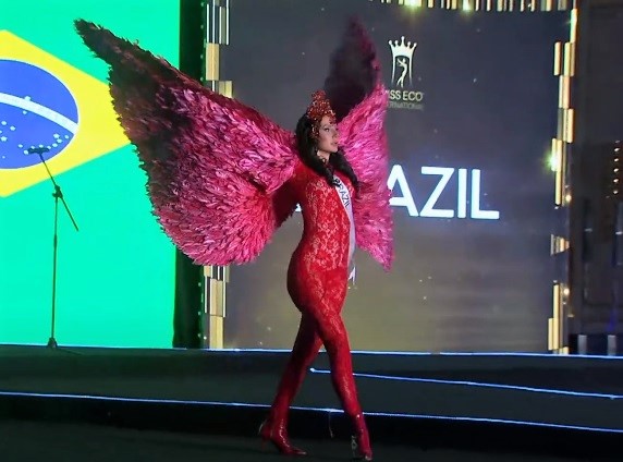 Miss Eco Brasil apresenta a “Arara Vermelha” – Foto: Reprodu&ccedil;&atilde;o internet/ND