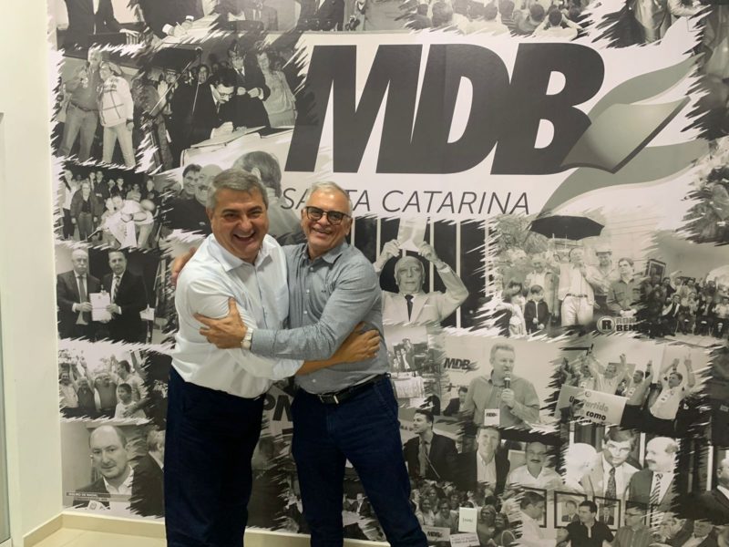 The new mayor of Jaragua do Sul, Jair Franzner (right), also announced his support for Jorginho Mello through social media.  “For Brazil to get better, we need to position ourselves,” he wrote.  Photo: Disclosure/ND