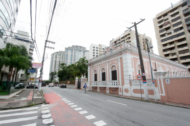 Casar&atilde;o da rua Rui Barbosa, em Florian&oacute;polis – Foto: Leo Munhoz/ND