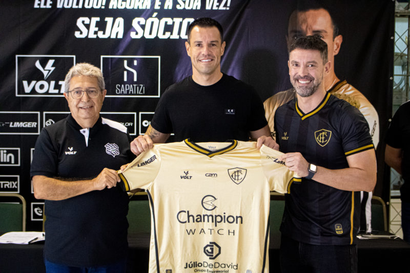 Jogador retornou ao clube após 10 anos