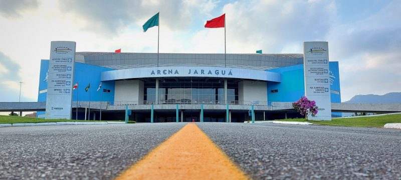 Secel busca recursos para reforma da Arena Jaraguá e Ginásio Arthur Müller