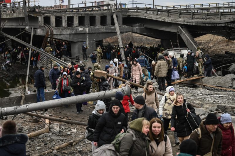 Corredores humanitários foram esperança para ucranianos fugirem da guerra. &#8211; Foto: Aris Messinis/AFP/ND