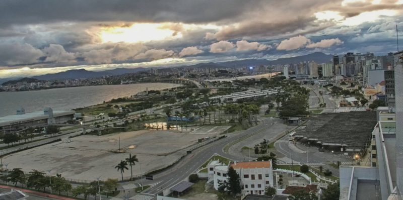 Aterro da Ba&iacute;a Sul: exemplo da falta de planejamento – Foto: Divulga&ccedil;a&otilde;/SC