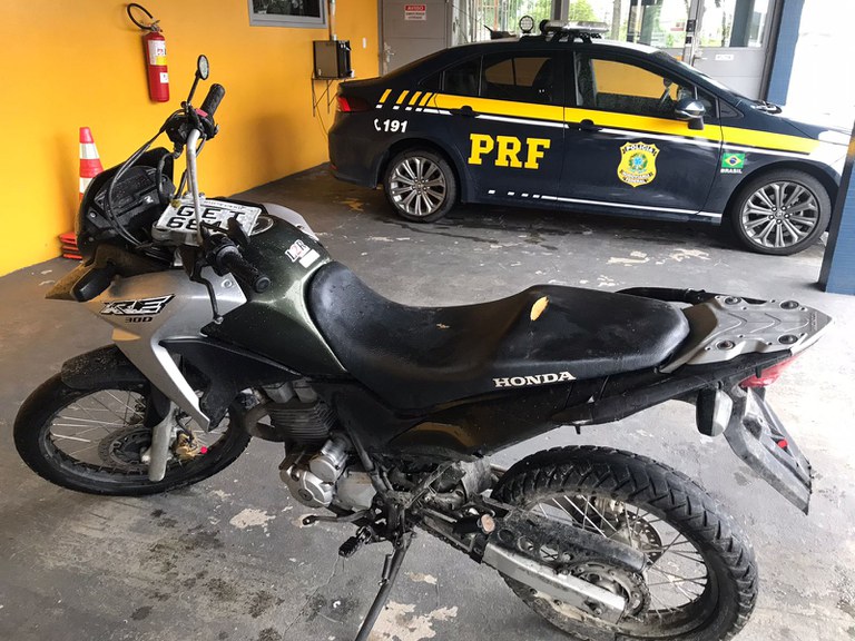 O homem de 29 anos foi encaminhado &agrave; Delegacia de Pol&iacute;cia de Joinville – Foto: Pol&iacute;cia Rodovi&aacute;ria Federal/Divulga&ccedil;&atilde;o ND