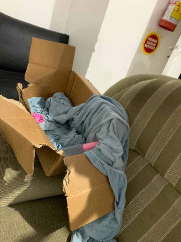 Menina foi encontrada em caixa de papel&atilde;o – Foto: Samu/Divulga&ccedil;&atilde;o/ND