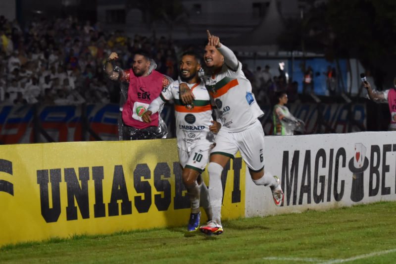 Cambori&uacute; vence em casa e garante vaga na semifinal do Catarinense – Foto: Tiago Winter/CFC