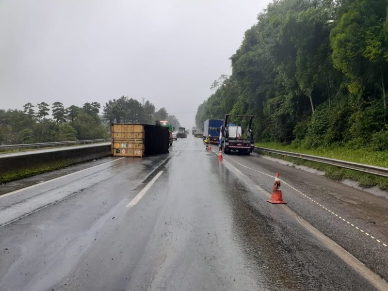Acidente aconteceu no km 21, no sentido Sul – Foto: Arteris/Divulga&ccedil;&atilde;o