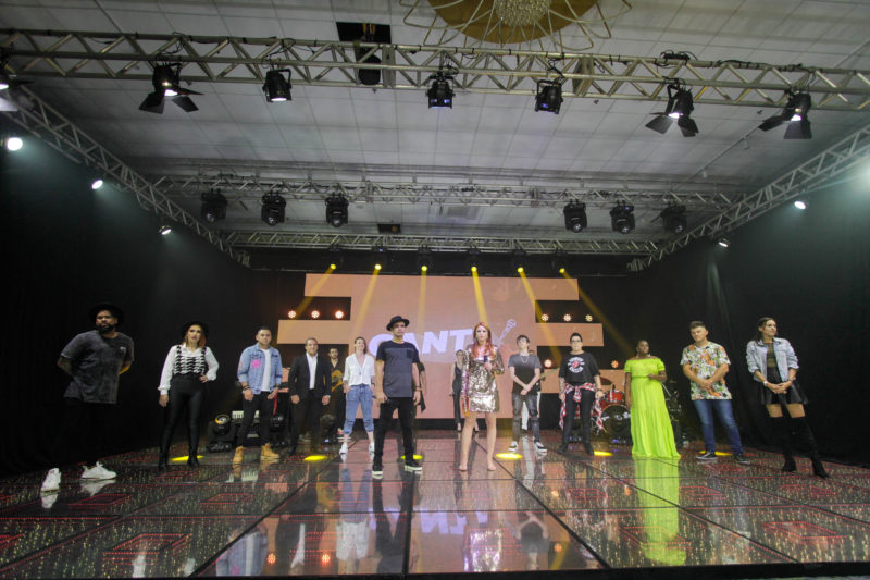 Expectativa para o an&uacute;ncio do vencedor da primeira eliminat&oacute;ria do Canta+, que estreou neste s&aacute;bado (19) – Foto: Leo Munhoz/ND