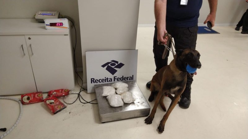 Foram apreendidos 2,55 kg em aeroporto de Florian&oacute;polis – Foto: Receita Federal/Divulga&ccedil;&atilde;o/ND