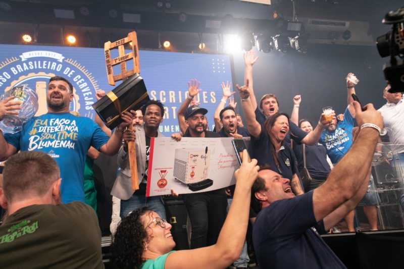 Comemora&ccedil;&atilde;o da Cerveja Blumenau na noite desta ter&ccedil;a (8) em Blumenau – Foto: CBC/Divulga&ccedil;&atilde;o/ND