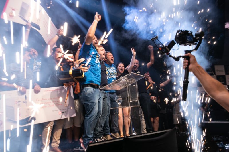 Momento em que a Cerveja Blumenau vence como segunda melhor cervejaria do Brasil – Foto: CBC/Divulga&ccedil;&atilde;o/ND