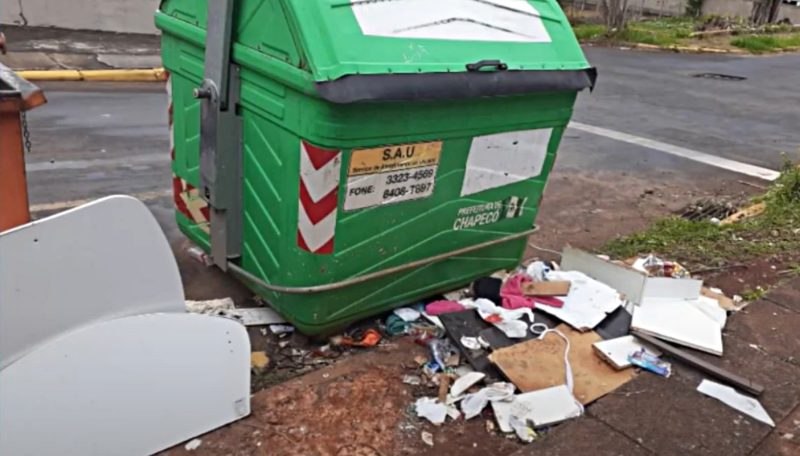 Descartar res&iacute;duos fora das lixeiras vai gerar multa de at&eacute; R$ 4 mil em Chapec&oacute; – Foto: Arquivo/ND