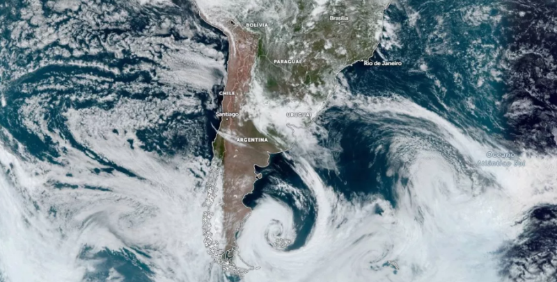 Ciclone formou-se no Oceano Atl&acirc;ntico, j&aacute; passou pelas Ilhas Maldivas e pela Argentina – Foto: Zoom Earth/Reprodu&ccedil;&atilde;o/ND