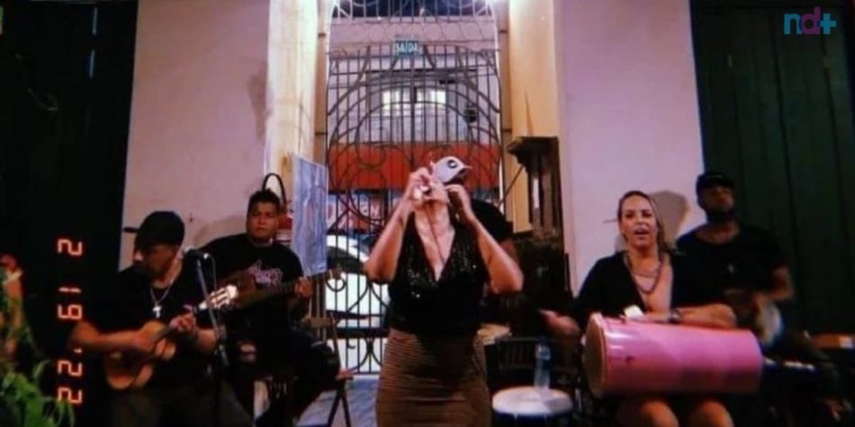 Agitadoras do Samba: mulheres de SC enfrentam tripla jornada e lideram grupo de música feminino - ND Mais