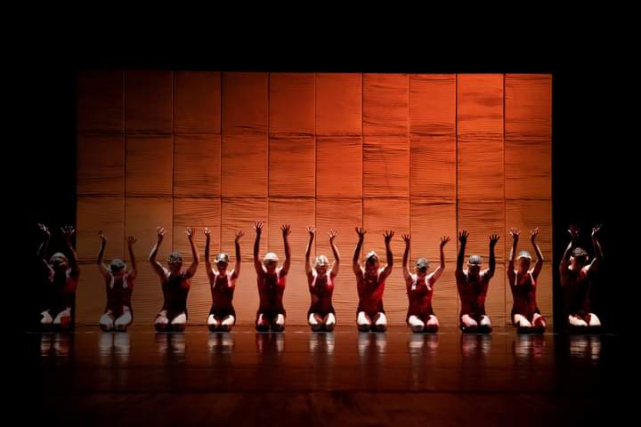 Cena de “Cura”, espet&aacute;culo da Cia. Deborah Colker que lotou o teatro do CIC no fim de semana – Foto: Leo Aversa/Divulga&ccedil;&atilde;o/ND