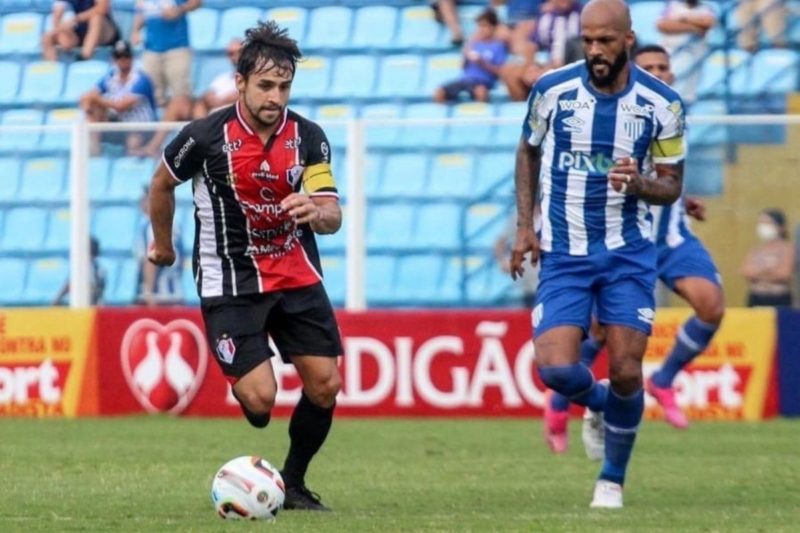 Capitão no Estadual, Xavier se reapresentou para cumprir contrato até o fim de maio &#8211; Foto: Vitor Forcellini/JEC/Divulgação/ND