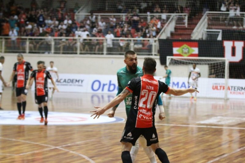 Depois de golear na estreia, JEC Futsal enfrenta o Pato fora de casa nesta segunda-feira (4) – Foto: Juliano Schmidt/JEC Futsal/Divulga&ccedil;&atilde;o/ND