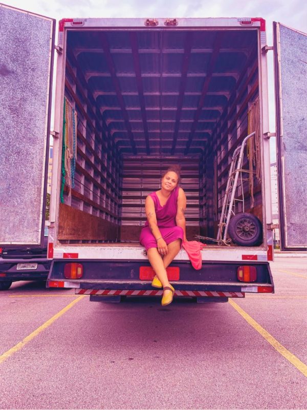 Artista visual brasiliense que cresceu em Florian&oacute;polis prop&otilde;e reflex&atilde;o sobre o papel social das mulheres por meio da mostra ‘Mudan&ccedil;as’ – Foto: Divulga&ccedil;&atilde;o / ND