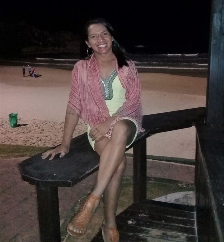 Drica em uma noite na praia da Joaquina, no leste de Florianópolis. &#8211; Foto: Arquivo pessoal/Divulgação/ND