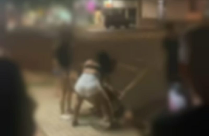 adolescente sendo espancada