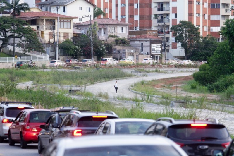 Avenida Edu Vieira ganha nova tentativa de conclus&atilde;o – Foto: Leo Munhoz/ND