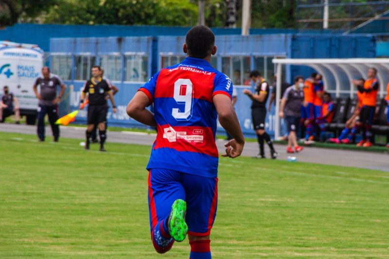 Z&eacute; Vitor j&aacute; marcou 9 vezes no estadual pelo Marc&iacute;lio Dias – Foto: Bruno Golembiewski/CNMD/Divulga&ccedil;&atilde;o/ND