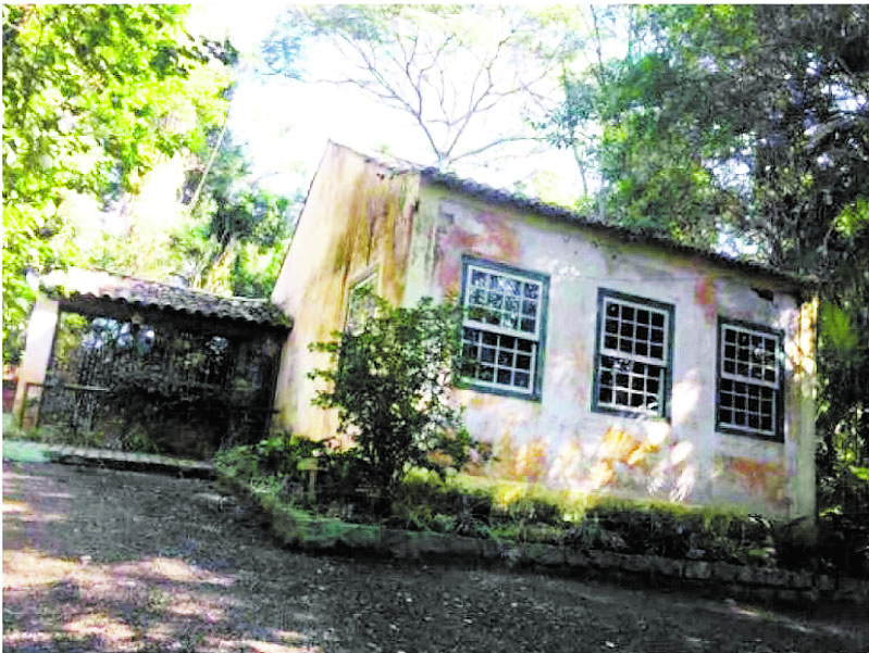 Im&oacute;vel no Bosque Pedro Medeiros, no Estreito, bairro continental de Florian&oacute;polis, est&aacute; deteriorado – Foto: Divulga&ccedil;&atilde;o/ND