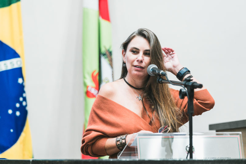 Deputada Paulinha elevou o tom contra seu colega de Assembleia, deputado Bruno Souza &mdash; Foto: Bruno Colla&ccedil;o/Divulga&ccedil;&atilde;o/ND