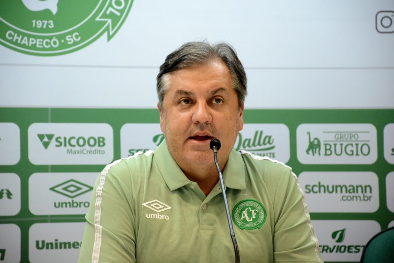 Nesta ter&ccedil;a-feira (22), GIlson Kleina comando o primeiro trabalho com o elenco da Chapecoense – Foto: Julia Galv&atilde;o/Chapecoense/ND