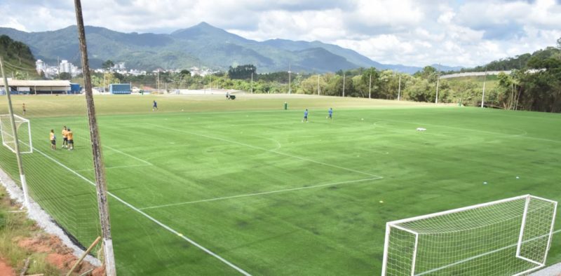 Engenheiro da FIFA vai fazer vistoria em gramado sint&eacute;tico do Barra FC – Foto: Divulga&ccedil;&atilde;o/Barra FC/ND