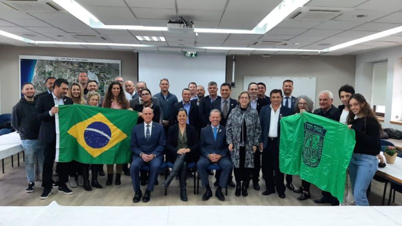 As comitivas brasileira e israelense, que est&atilde;o tratando da parceria, s&atilde;o bem significativas. – Foto: Divulga&ccedil;&atilde;o