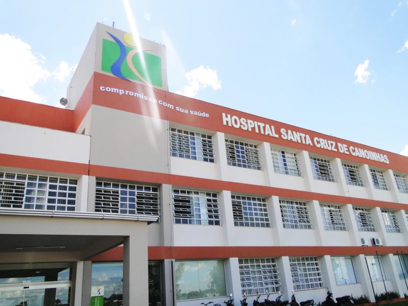 Fachada do Hospital Santa Cruz de Canoinhas, onde procedimento em que gaze foi esquecida no corpo da mulher teria sido realizado