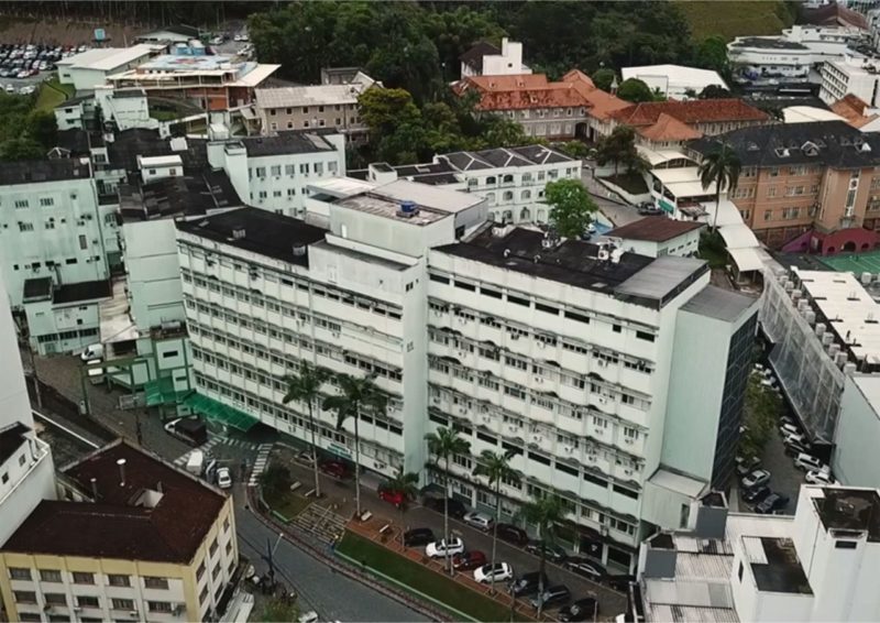 Foto da fachada do Hospital Santa Isabel em Blumenau 