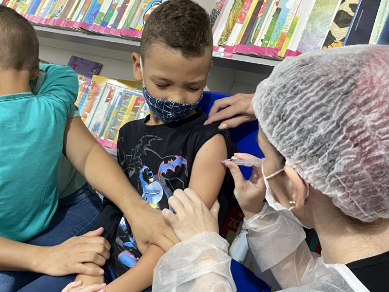 A vacina para as crian&ccedil;as tem dosagem e composi&ccedil;&atilde;o diferentes das dos adolescentes e adultos – Foto: Prefeitura de Blumenau/Divulga&ccedil;&atilde;o