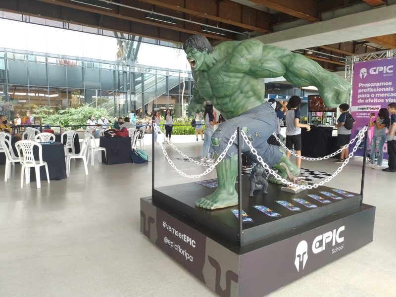 Exposi&ccedil;&atilde;o re&uacute;ne ambos os lados da moeda e muito mais, com stands da Marvel, DC, e artistas independentes – Foto: Yasmin Mior/ND