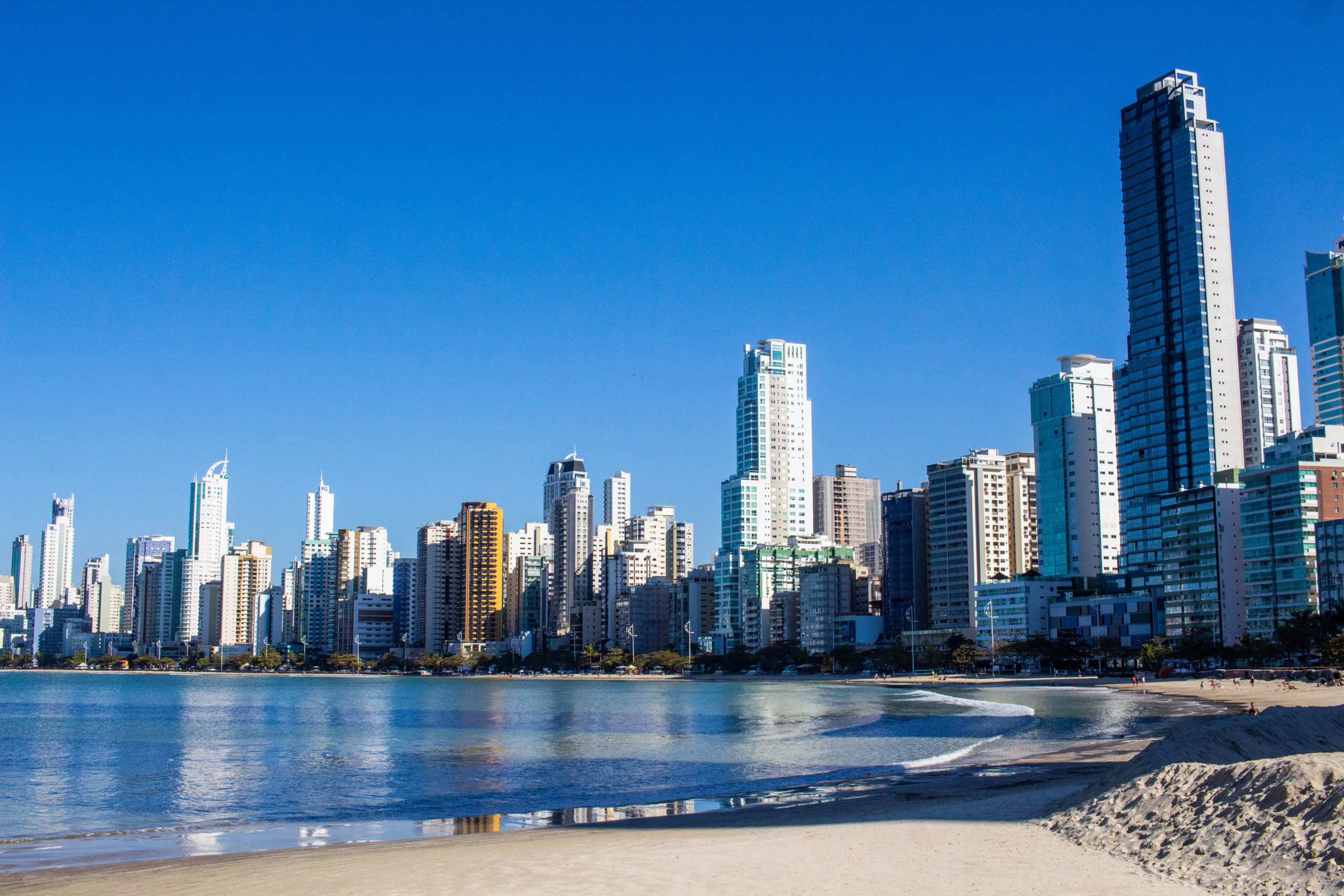 Maior cobertura de Balneário Camboriú é disputada por Cristiano