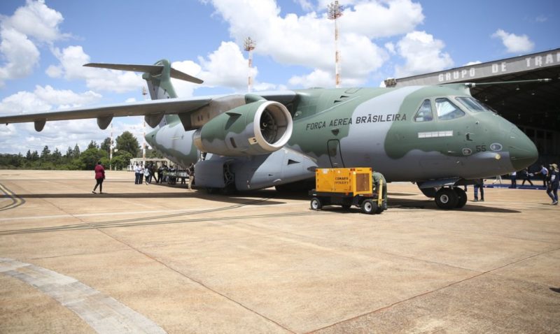 O Governo Federal envia, nesta segunda-feira (7), de Bras&iacute;lia a Vars&oacute;via, na Pol&ocirc;nia, aeronave KC-390 Millennium da For&ccedil;a A&eacute;rea Brasileira para cumprir miss&atilde;o de resgate dos brasileiros que deixaram a Ucr&acirc;nia – Foto: Jos&eacute; Cruz/Ag&ecirc;ncia Brasil/ND