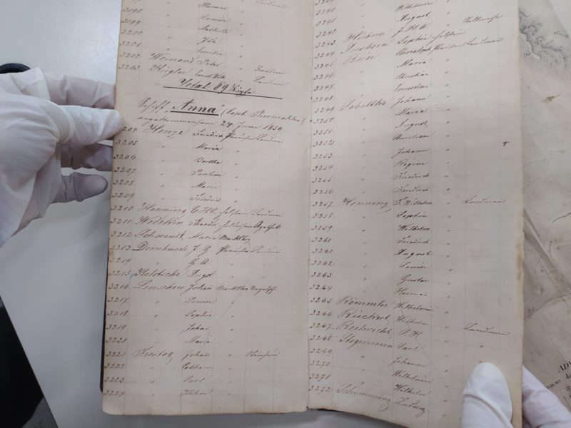 Listas de imigrantes est&atilde;o entre os itens mais procurados – Foto: Juliane Guerreiro/ND