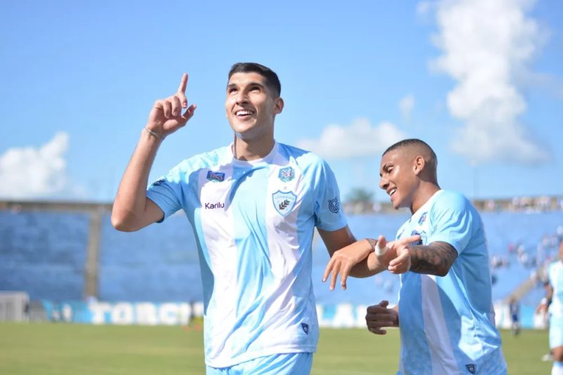 Matheus Bianqui tamb&eacute;m atua como lateral e volante – Foto: Gustavo Oliveira/Londrina EC/ND