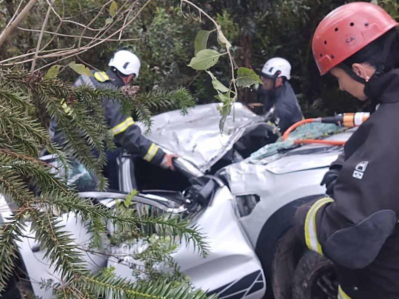 Homem de 77 anos morreu na hora; mulher de 68 foi encaminhado ao hospital, em Lages, na Serra – Foto: PMRv/Divulga&ccedil;&atilde;o/ND