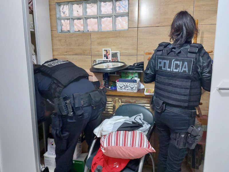 Quatro pessoas foram presas e 16 mandados cumpridos na opera&ccedil;&atilde;o, um deles em Joinville – Foto: PC/Divulga&ccedil;&atilde;o