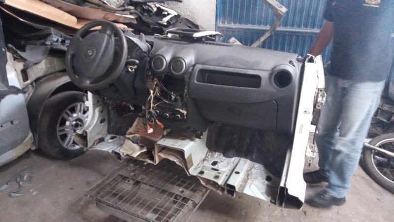 No desmanche em S&atilde;o Jos&eacute; foram encontrados dois carros e um homem foi preso em flagrante – Foto: Pol&iacute;cia Civil/Divulga&ccedil;&atilde;o/ND