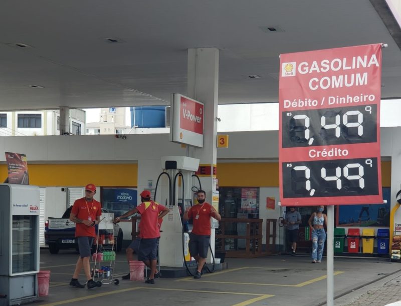 Gasolina Ultrapassa Os R 7 Em Sc Confira Média De Preço 