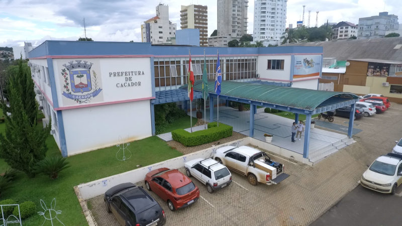 Prefeitura de Ca&ccedil;ador – Foto: RB V&iacute;deo Produtora