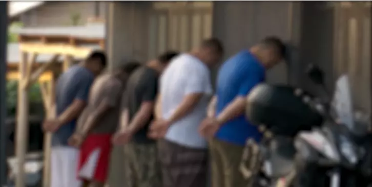 Pris&atilde;o de integrantes da torcida Uni&atilde;o tricolor – Foto: Reprodu&ccedil;&atilde;o v&iacute;deo de Marcelo Thomazelli/NDTV