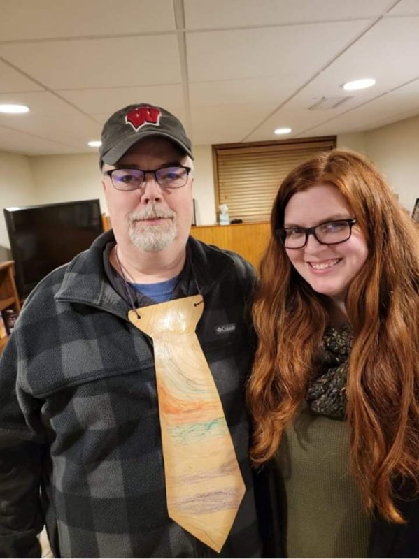 Megan fez a gravata aos 5 anos – Foto: Acervo pessoal/Divulga&ccedil;&atilde;o/ND