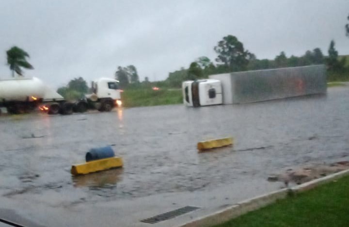 Temporal foi registrado por volta das 5h30 desta quinta-feira – Foto: Reprodu&ccedil;&atilde;o/ND