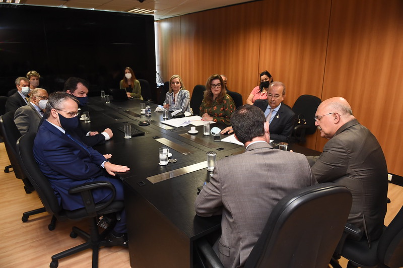 Reuni&atilde;o nesta ter&ccedil;a-feira (8) no Minist&eacute;rio da Educa&ccedil;&atilde;o discute caminhos para a cria&ccedil;&atilde;o da Universidade Federal do Vale do Itaja&iacute; a partir da Furb – Foto: Divulga&ccedil;&atilde;o/Comunica&ccedil;&atilde;o MEC/ND