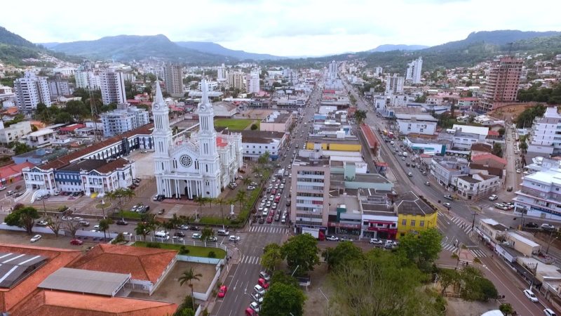 Câmara de Vereadores de Rio do Sul encerra coquetéis e decorações em solenidades