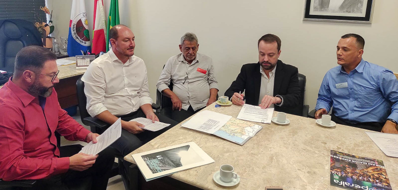 Reuni&atilde;o em Florian&oacute;polis debateu implanta&ccedil;&atilde;o da delegacia regional de S&atilde;o Francisco do Sul – Foto: S&atilde;o Francisco do Sul